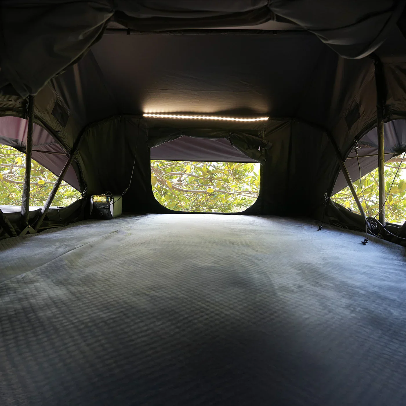 OPENROAD Family Quick-Open Soft Roof Top Tent (4-Person) - Image 9